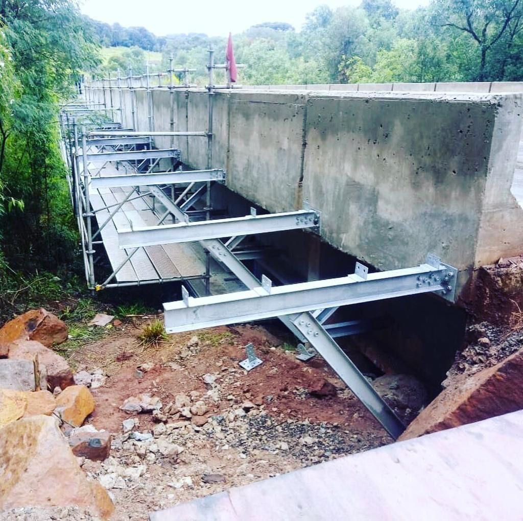 Passarela Metálica Design